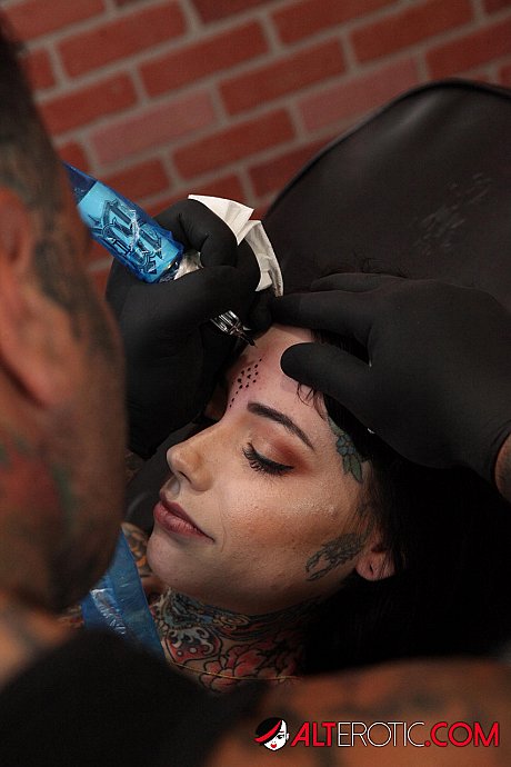 Heavily tattooed lady girlfriend girl Tiger Lilly gets a new tattoo while completely nude - Image 7 of 16  in Pussy category   featuring Tiger Lilly 