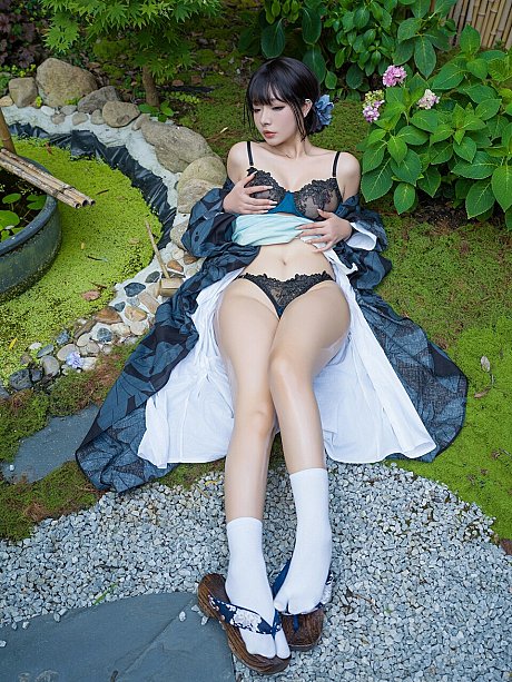 Patreon HornyCos XXX Images - Image 5 of 12  in Outdoor category  