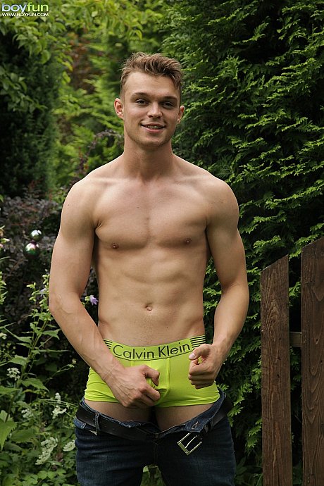 Hubby BF Fun performed by Justin couple Porn Gallery - Image 6 of 21  in Gay category  