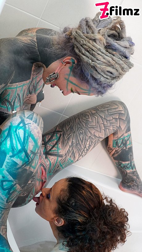Alt chicks Anuskatzz and Stacy Bloom fists pussies during lesbian sex in a tub - Image 13 of 16  in Teen category   featuring Anuskatzz, Stacy Bloom 