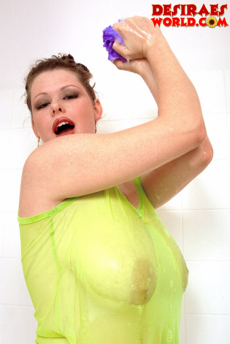 Chunky skank GF chick Desirae soaps up her monstrous boobies while in a bathtub - #1094253
