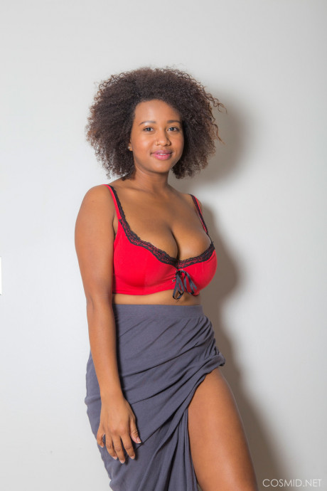 Ebony amateur with humongous hair reveals her her giant natural tits as she disrobes - #160015