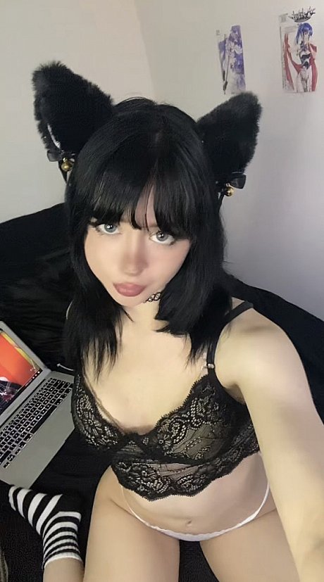 OnlyFans Bunnyy Spit featuring Bunnyy Spit nude Photos - Image 7 of 17  in Sexy category   featuring Bunnyy Spit 