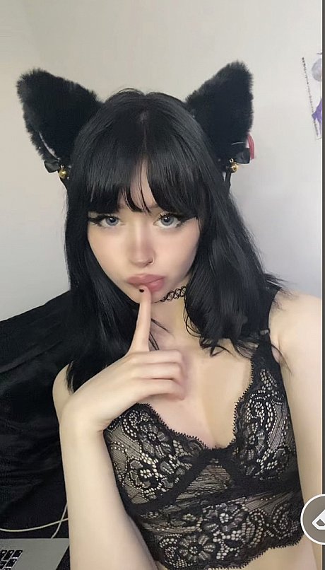 OnlyFans Bunnyy Spit featuring Bunnyy Spit nude Photos - Image 11 of 17  in Sexy category   featuring Bunnyy Spit 