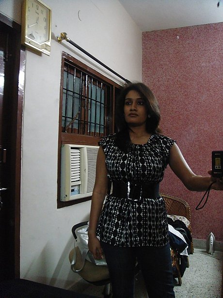 Indian solo lady gf chick sucks on the nipples of her gigantic naturals during self shots - Gallery #27448