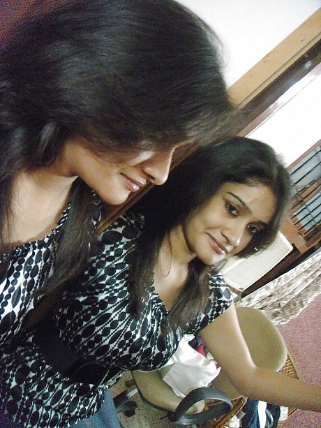 Indian solo lady gf chick sucks on the nipples of her gigantic naturals during self shots - Image 3 of 10  in Close Up category  