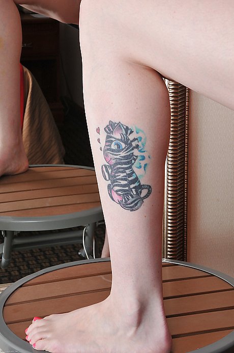 Amateur fatty Margot reveals her large saggy melons and spreads her bald twat - Image 3 of 16  in Close Up category   featuring MARGOT 