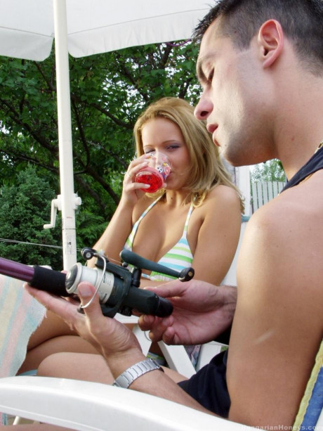Kinky blondie Tiffany Rose likes slutty outdoor sex & takes a cumshot