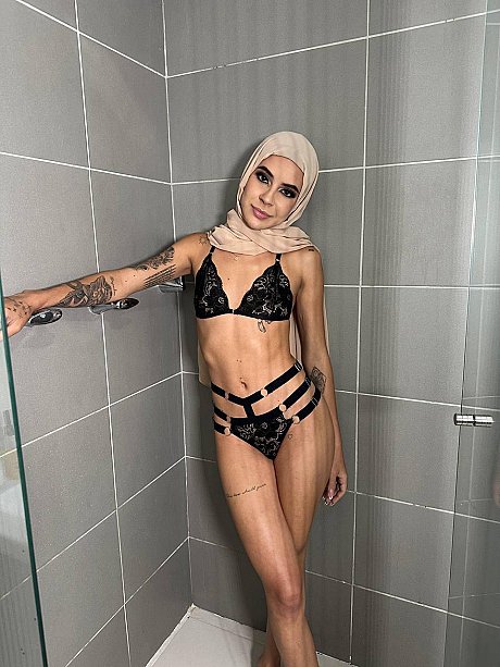 Solo model Amira Basheer sports a veil while outfitted in attractive undies - Gallery #47260