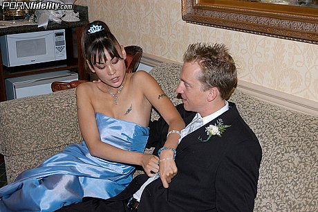 Slutty bride Kelly Madison shares her man with sweet chinese babe Jade Hsu - Image 3 of 17  in Groupsex category   featuring Ryan Madison, Kelly Madison, Jade Hsu 