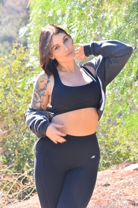 Sporty MILF Ivy toys her horny cunt after flaunting her juicy boobs in public