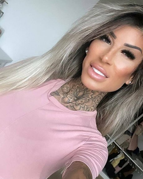 Inked glamour babe flashes her juicy boobs while showing off her tattoos - Image 11 of 14  in Model category  
