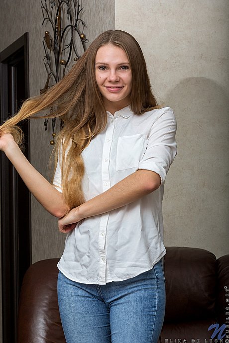 Ukrainian stunner Elina De Leon gets nude & shows her perfectly shaped body - Image 1 of 20  in Pussy category   featuring Elina De Leon 