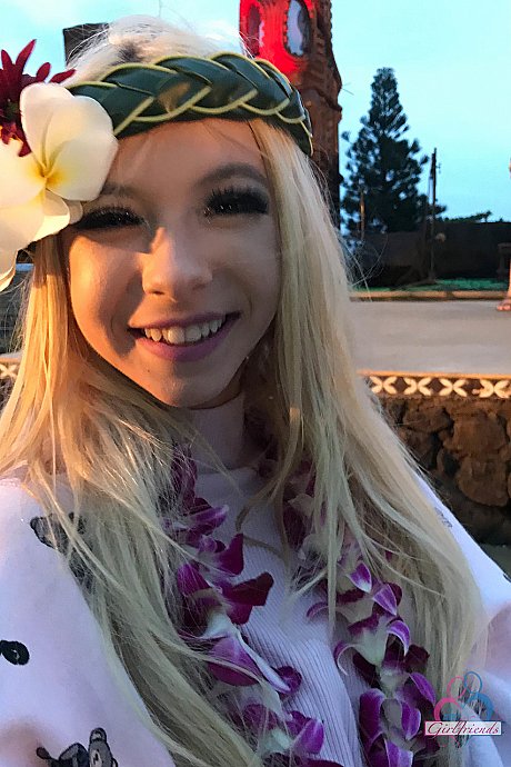Pretty skinny yellow-haired Kenzie Reeves shows off her hot booty outdoors - Image 4 of 21  in Outdoor category   featuring Kenzie Reeves 