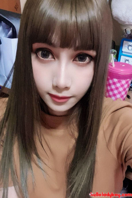 Ladyboy Nay XXX porn pics