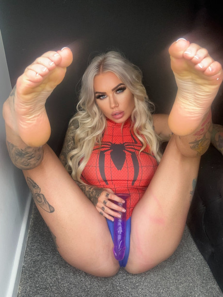 Tattooed OnlyFans stunner Megan Loux teases with her enormous melons in a solo - #1371962