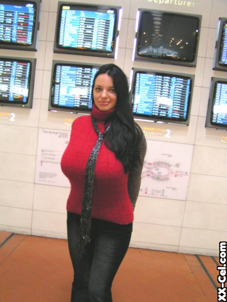 Amateur globetrotter Joana flashing her monstrous tits in public in Paris - #1252115