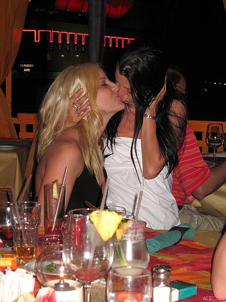 ALS Scan Amy Lee, Cindy Hope, Faye Reagan, Hailey fresh teenie Kacey Jordan - Image 8 of 21  in Outdoor category   featuring Faye Reagan, Kacey Jordan, Amy Lee, Hailey Young, Cindy Hope 