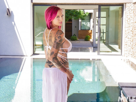 Tattooed pink-haired MILF Anna Bell Peaks gets screwed in the bathroom - #86273