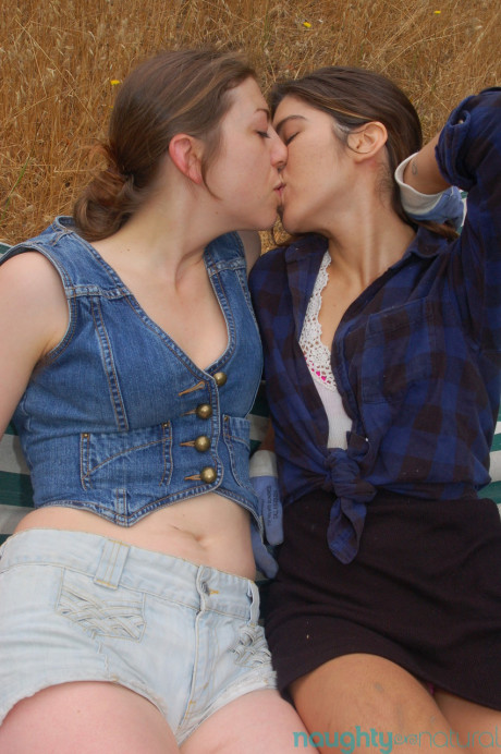 Ravishing pretty amateurs Felix & Sylvie undress & kiss each other's silky pussy outdoors - #236864