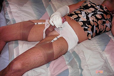 Club Cross Dresser Porn Pics - Image 2 of 16  in Shemale category  