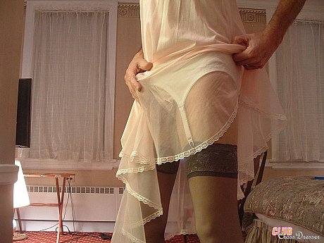 Club Cross Dresser Porn Pics - Image 9 of 16  in Shemale category  