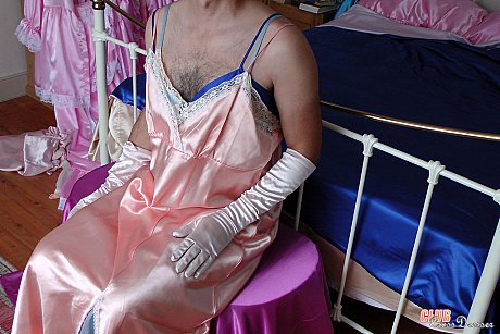 Club Cross Dresser Porn Pics - Image 11 of 16  in Shemale category  