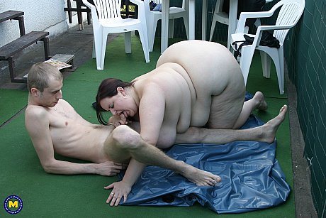SSBBW amateur Leanne playing with toys and giving a hot blowjob outdoors - Image 16 of 20  in Spreading category   featuring Leanne 