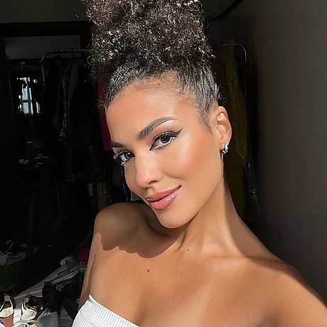 Pretty OnlyFans babe Samira Arab poses in her outdoor solo compilation - Image 9 of 16  in Babe category  