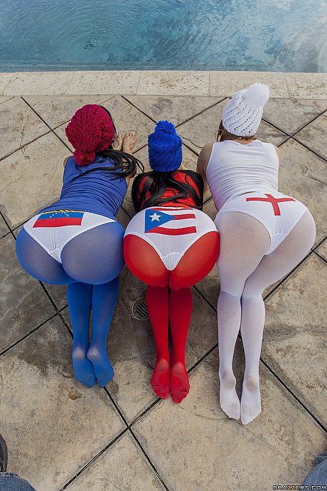 Dolls Krissy Lynn, Nikki Delano & Rose Monroe show off their enormous oily asses - Image 16 of 21  in Outdoor category   featuring Rose Monroe, Krissy Lynn, Nikki Delano 