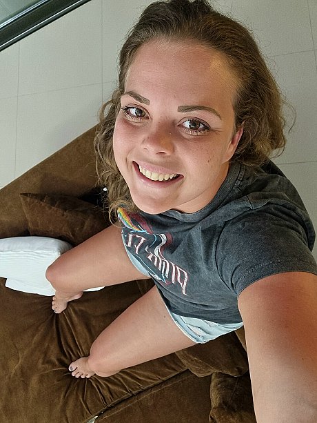 Ersties featuring Lea L Porn Gallery - Image 20 of 20  in Amateur category   featuring Lea L 