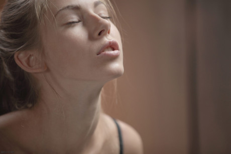 Fresh teen beauty Angelica kissing her man and getting spunk on her hot behind - #629196
