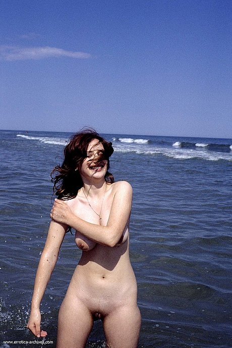 Sensational babe Lenka shows her amazing boobies while taking a bath in the sea - Image 4 of 21  in Pussy category   featuring Lenka 