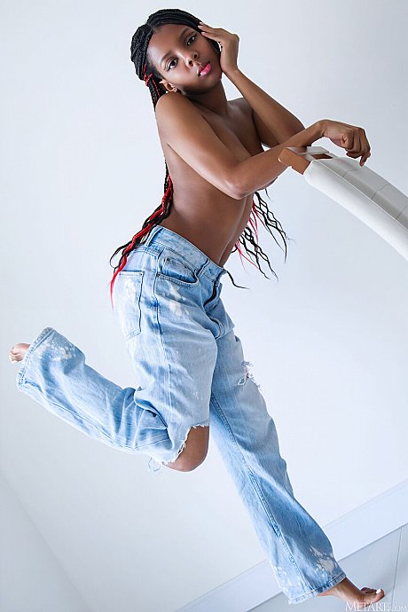 Met Art featuring Sukki T Porn Images - Image 14 of 20  in Model category   featuring Sukki T 