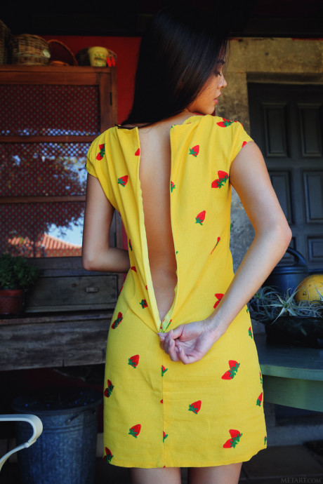 Pretty delicious Ukrainian teen Li Moon unveils her magnificent snatch & her natural titties - #476904