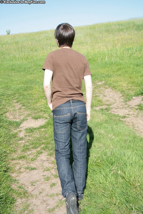 Skinny twink Matt Steel jerks his delicious meat until he ejaculates outdoors - #1230130