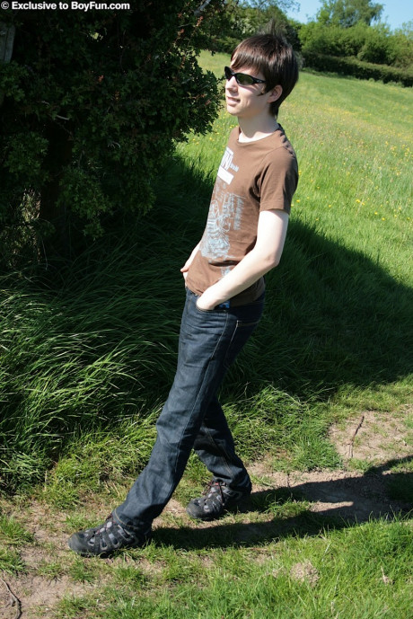 Skinny twink Matt Steel jerks his delicious meat until he ejaculates outdoors - #1230131