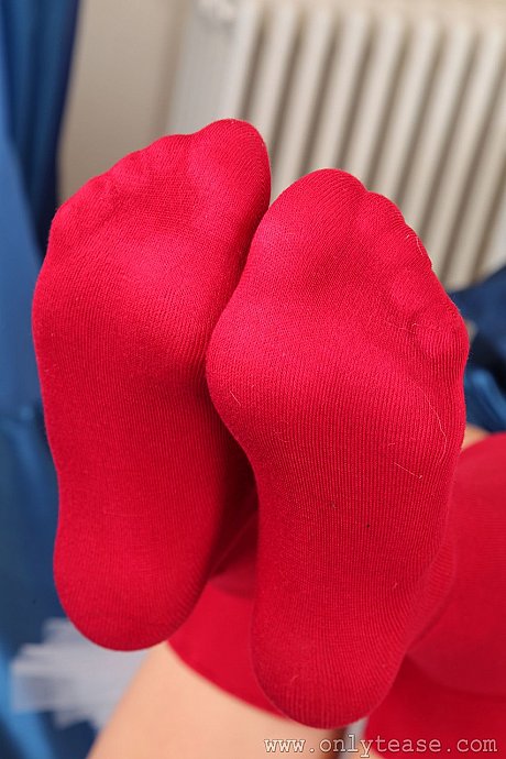 Ginger Head nurse Elle Richie loses uniform and shows her delicious natural tits - Image 10 of 21  in Pussy category   featuring Elle Richie 