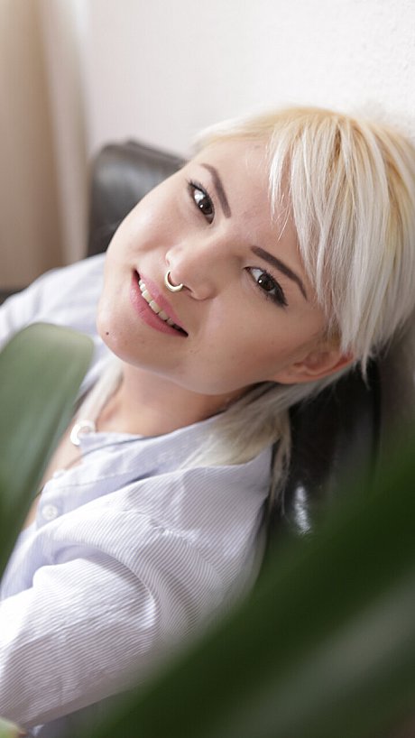 Ersties starring Mai Hot Porn - Image 14 of 21  in Legs category   featuring Mai 