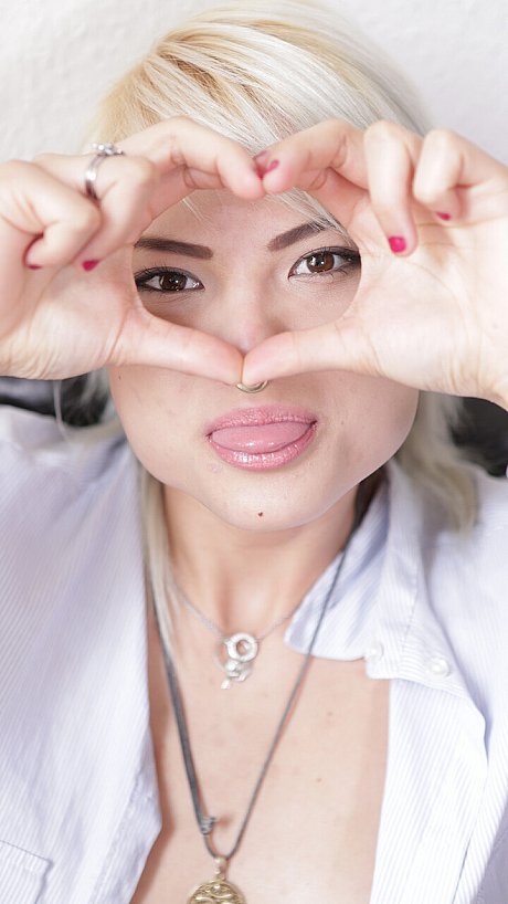 Ersties starring Mai Hot Porn - Image 16 of 21  in Legs category   featuring Mai 