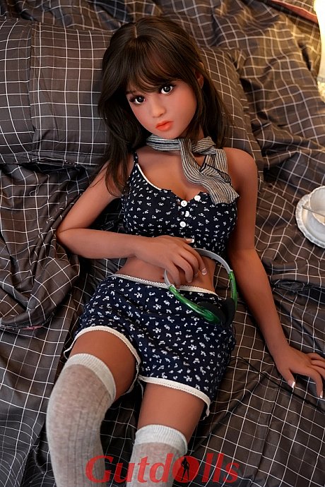 Brunette young sex doll Wiesława displays her delicious bubble behind and enormous boobies - Image 11 of 16  in Sex Doll category  