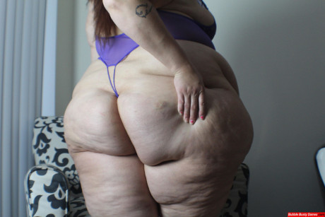 Amateur whore gf broad displays her big behind and thunder thighs in revealing undergarment - #1197173