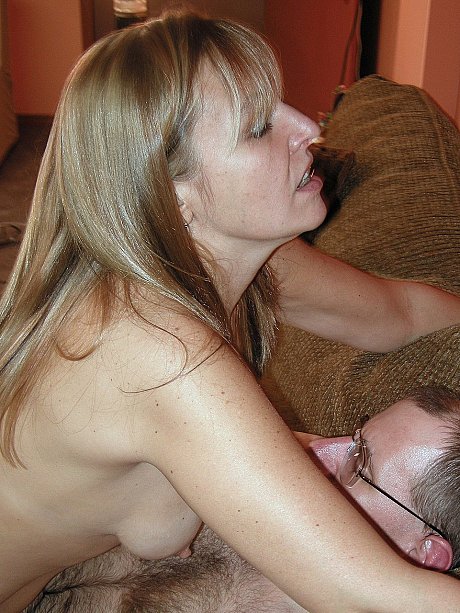 Curvy cougar lady Lisa getting banged by an mature husband boyfriend dude with glasses on the sofa - Image 10 of 20  in Pussy category   featuring Logan Drake, Liisa 