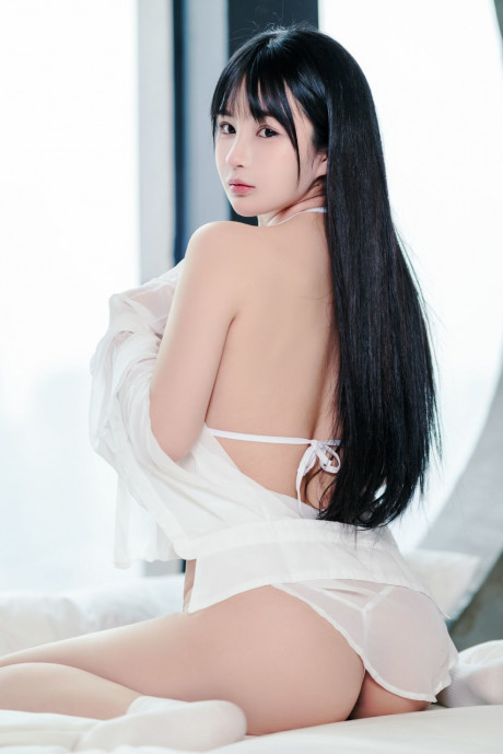 Brunette asian sex doll poses in her bikini and unveils her tits - #1339475
