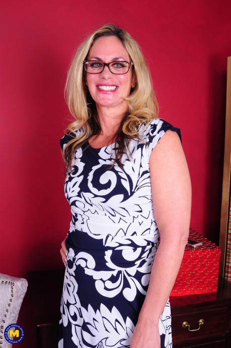 Nerdy mom in a dress Sydney undresses and rubs her snatch on a chair - #1476467