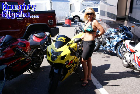 Yellow-haired amateur uncovers her humongous titties in a parking lot before masturbating - #1171639
