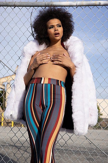 Wicked performed by Alina Ali Hot Images - Image 7 of 21  in Pantyhose category   featuring Alina Ali 