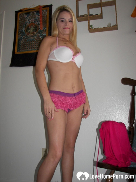 Amateur blondy poses undressed before getting pounded by her neighbor - #1337434