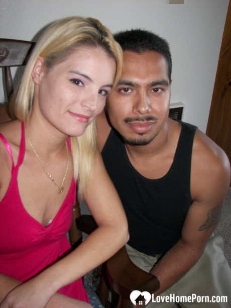 Amateur blondy poses undressed before getting pounded by her neighbor - #1337439