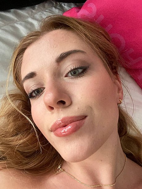OnlyFans Mary Nang performed by Mary Nang Porn Pics - Image 9 of 15  in Close Up category   featuring Mary Nang 